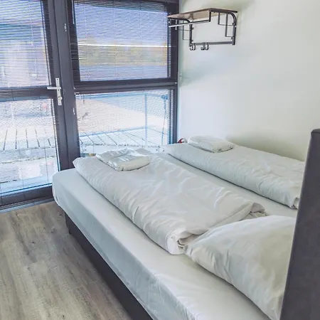 Tiny Houseboat Parel I - Airco Uitgeest