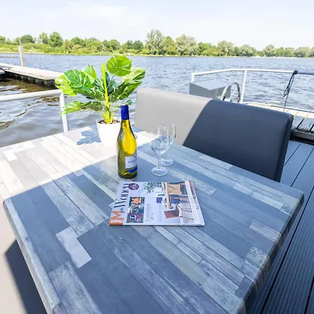 Tiny Houseboat Parel I - Airco * Uitgeest