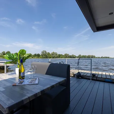 Tiny Houseboat Parel I - Airco * Uitgeest