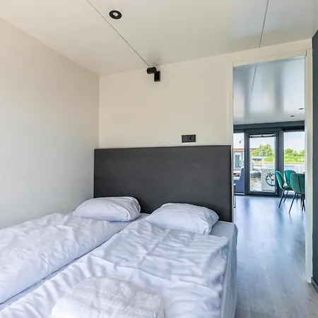 Tiny Houseboat Parel I - Airco Uitgeest