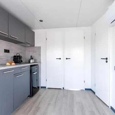Tiny Houseboat Parel I - Airco * Uitgeest