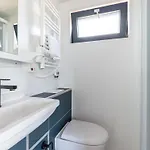 Tiny Houseboat Parel I - Airco Chalet *
