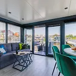 Chalet Tiny Houseboat Parel I - Airco Uitgeest