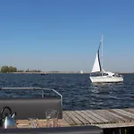 Chalet Tiny Houseboat Parel I - Airco Uitgeest